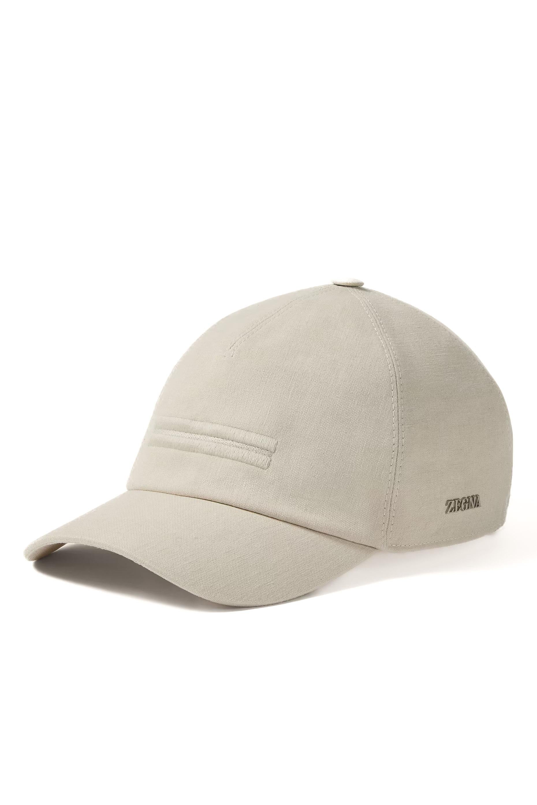 Cappello baseball in Oasi Lino